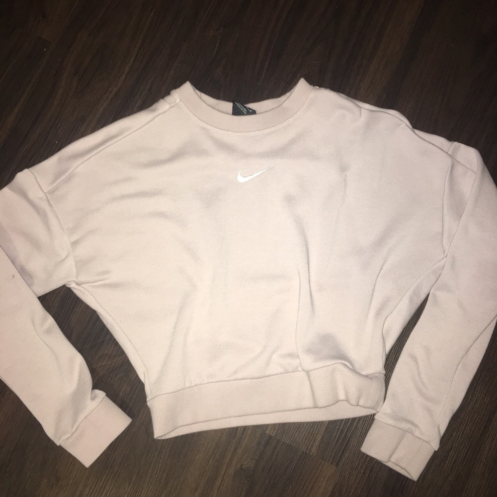 Cropped Nike hoodie